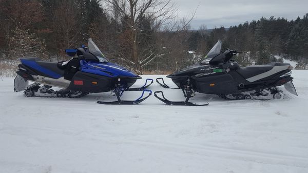 Two Yamaha Vector snowmobiles for stroke 1000cc for Sale in Kingsley