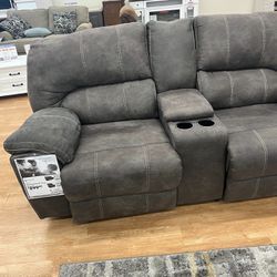 Double Reclining Couch With Center Console 