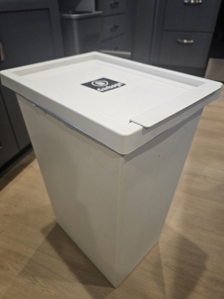Garbage Bin