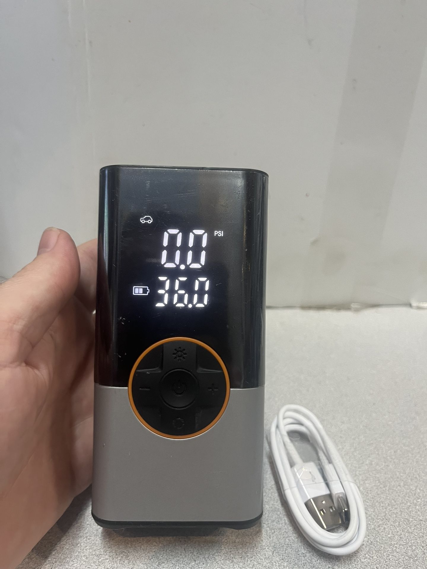 KUXISA portable tire inflator air compressor 150 PSI 25000 mAH CZK-5627