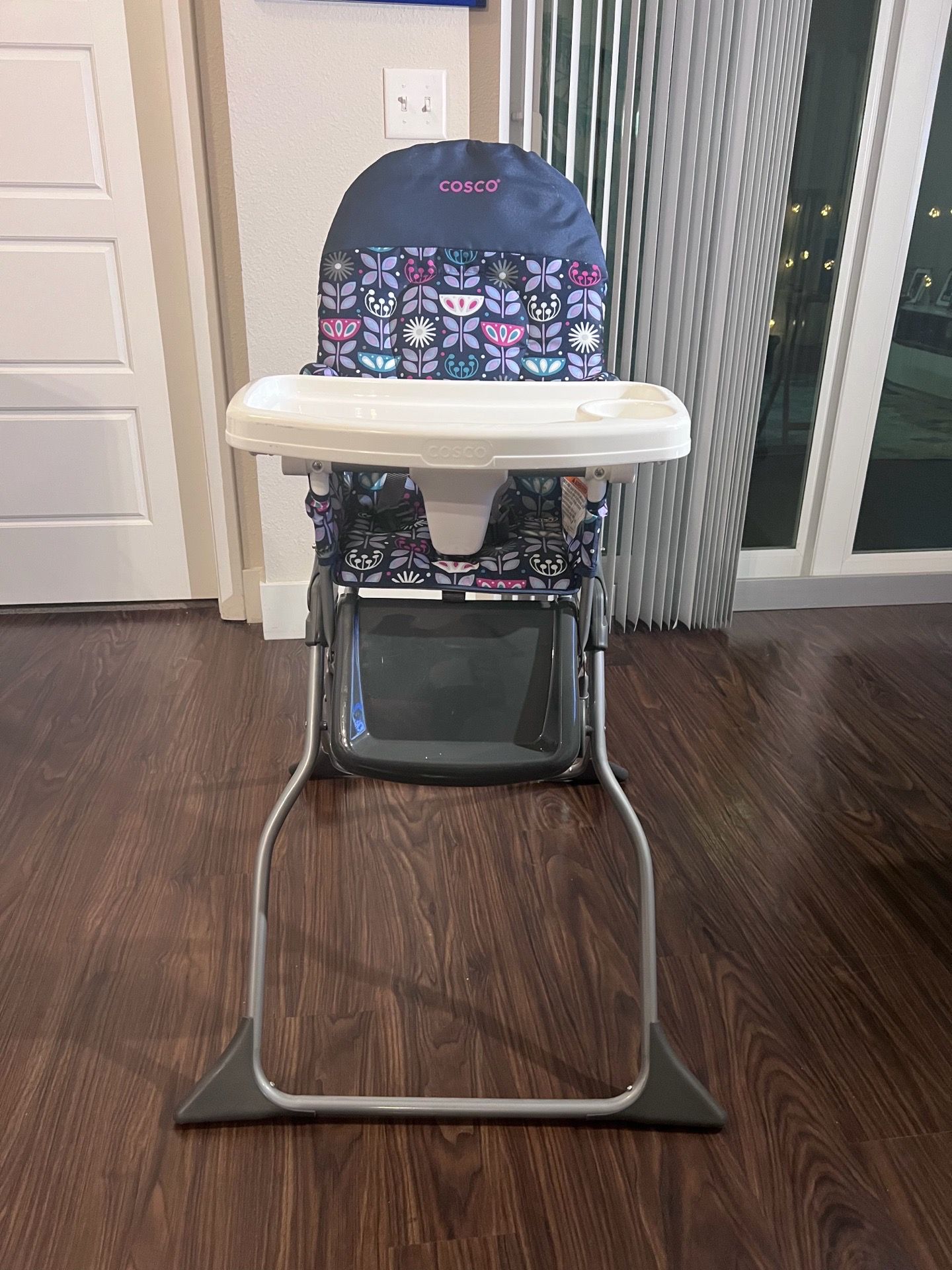 Baby feeding chair