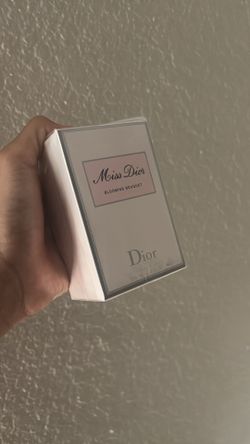 Ms.Dior perfume