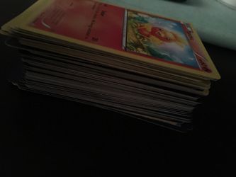 MORE HUGE stack of Pokémon cards 100+