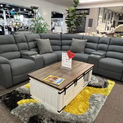 Recliner Sectional 🎊🎊🎊