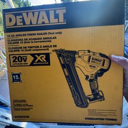 DEWALT 20V MAX* XR 15 GA Cordless Angled Finish Nailer