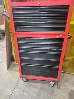 Milwaukee tool box