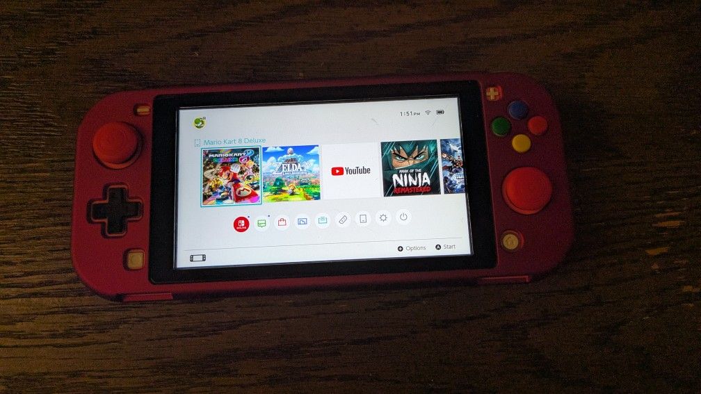 Switch Lite bundle (Coral) W/Game