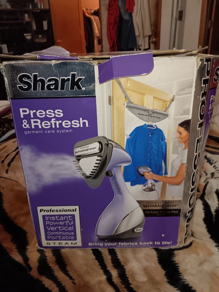 Shark Press & Refresh GARMENT CARE SYSTEM