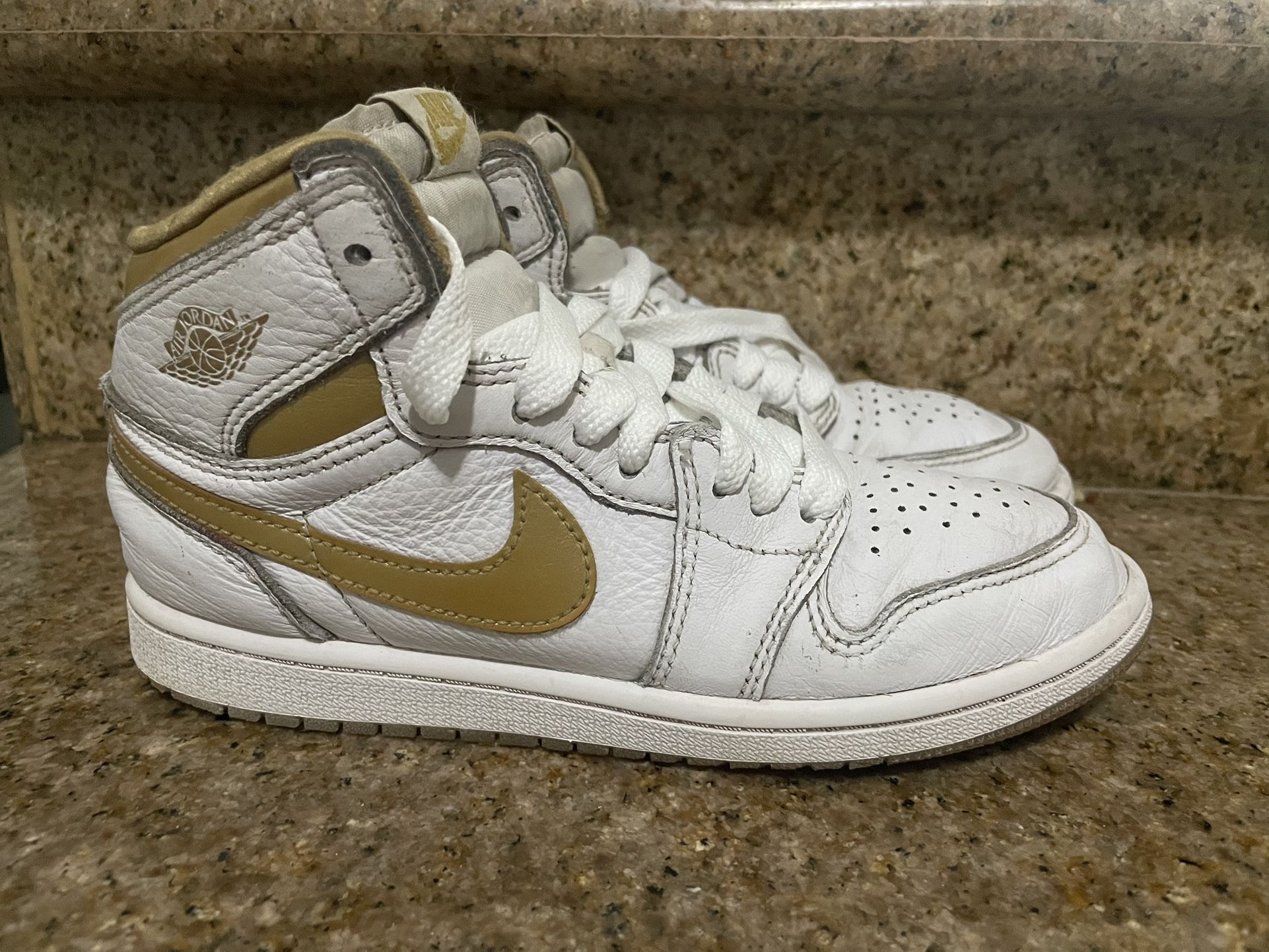 Jordan 1 Mids