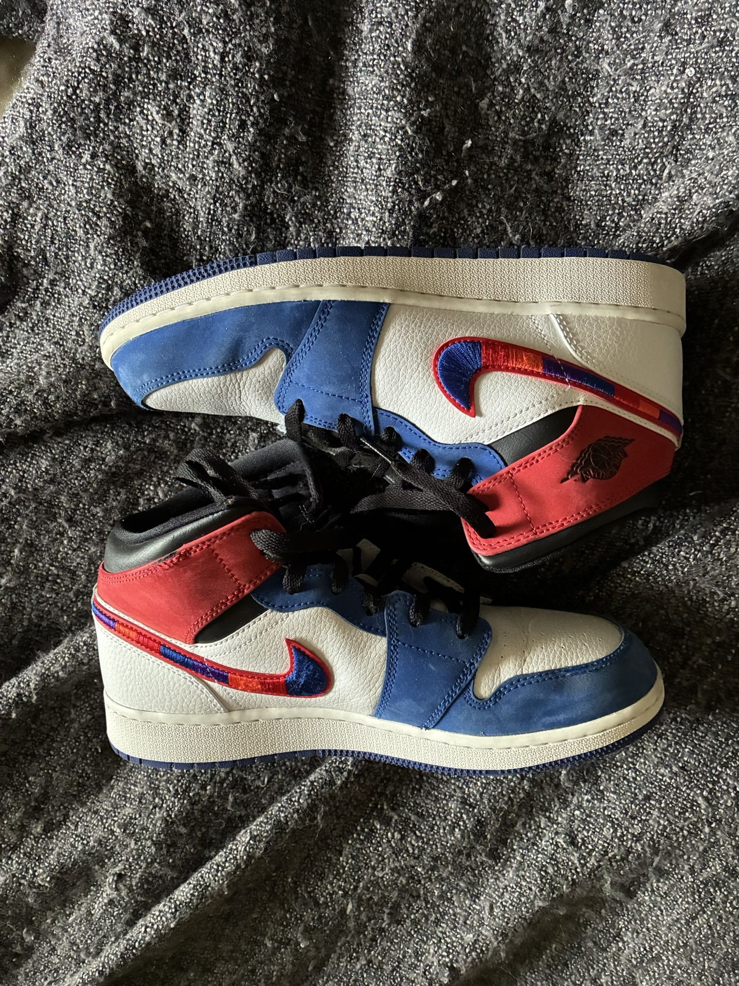 multicolor jordan 1 mid