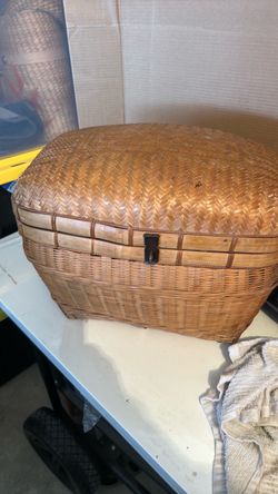 Large Woven Wicker Basket with Lid