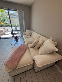 Like-New Modern Cream Modular Sectional Sofa – Only 3 Months Old