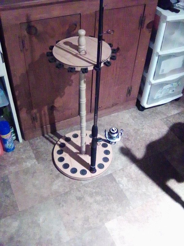 Rush Creek: ๐ Fishing Rod Stand.
