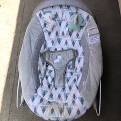 Baby Vibrating Bouncer