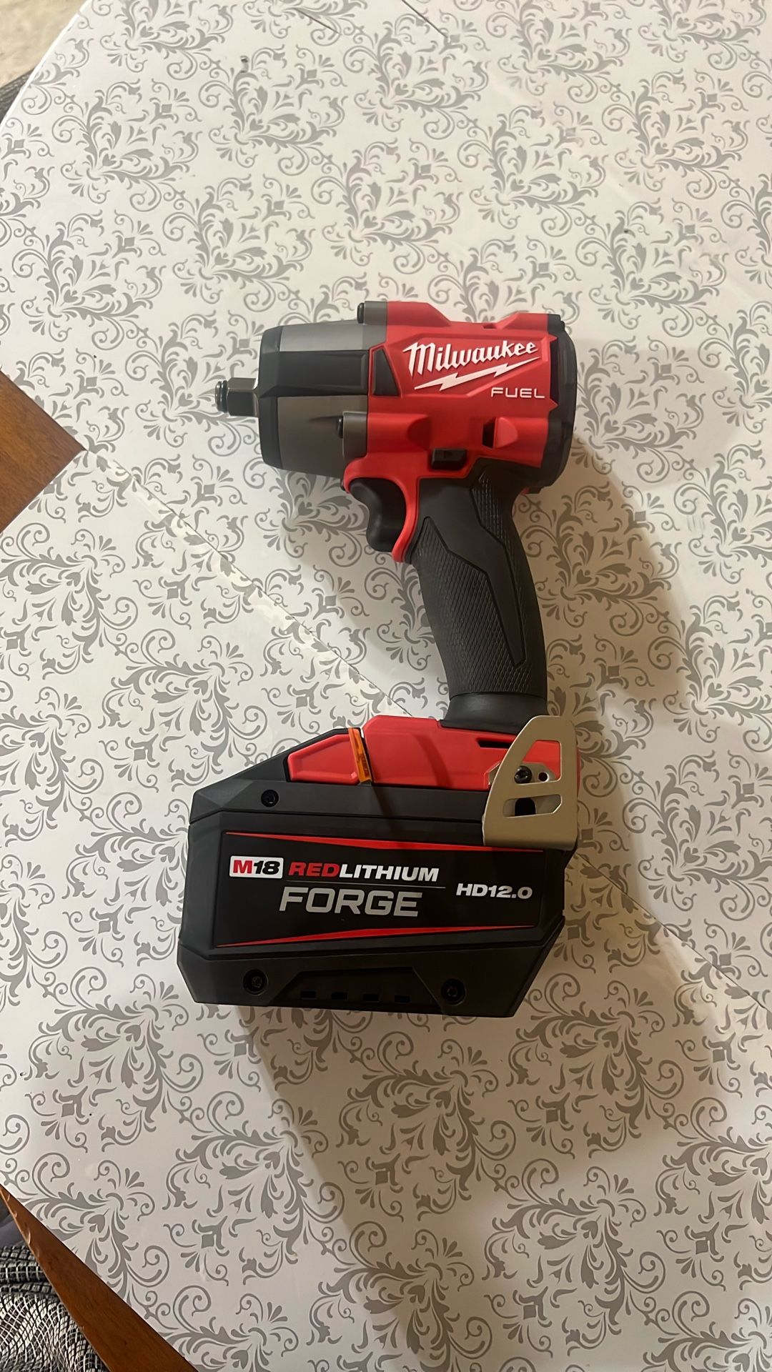 Milwaukee impact 1/2 inch with battery HD 12 New