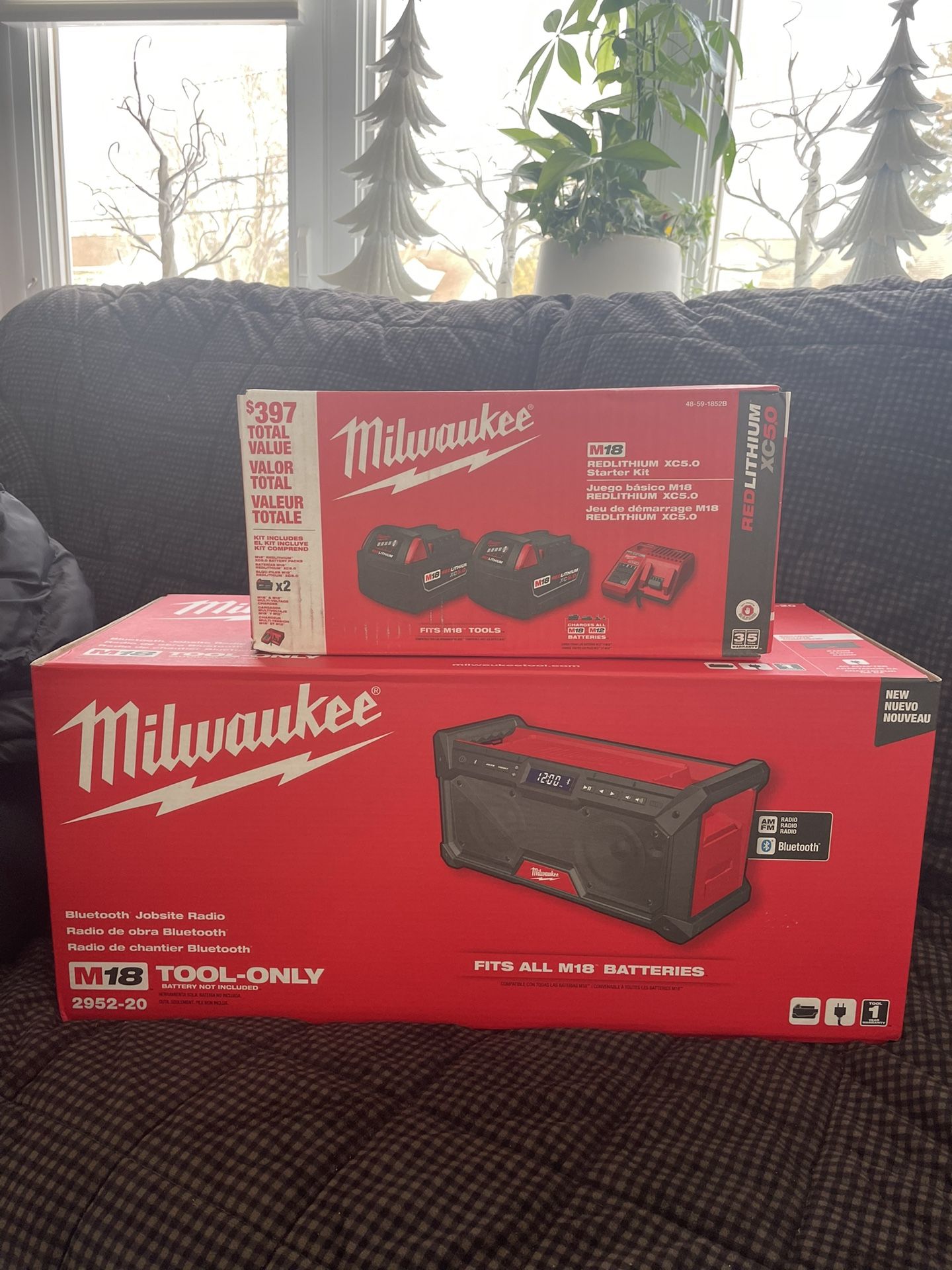 Milwaukee With Double Battery Pack Radio