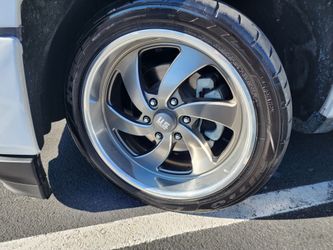 20x8 and 20x9.5 rears 6x139.7 6x5.5 silverado sierra tahoe suburban yukon escalade denali  us mags rims and tires 75% 1000 or trade for  22 ss