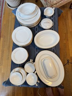 NORITAKE - Dawn 5930 - Setting For 8