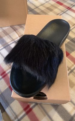 NEW UGG Furry Slides