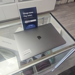 Apple Macbook 2018 15" I9/2.9ghz/32gb/1TB