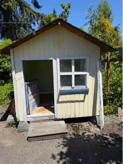 Free playhouse
