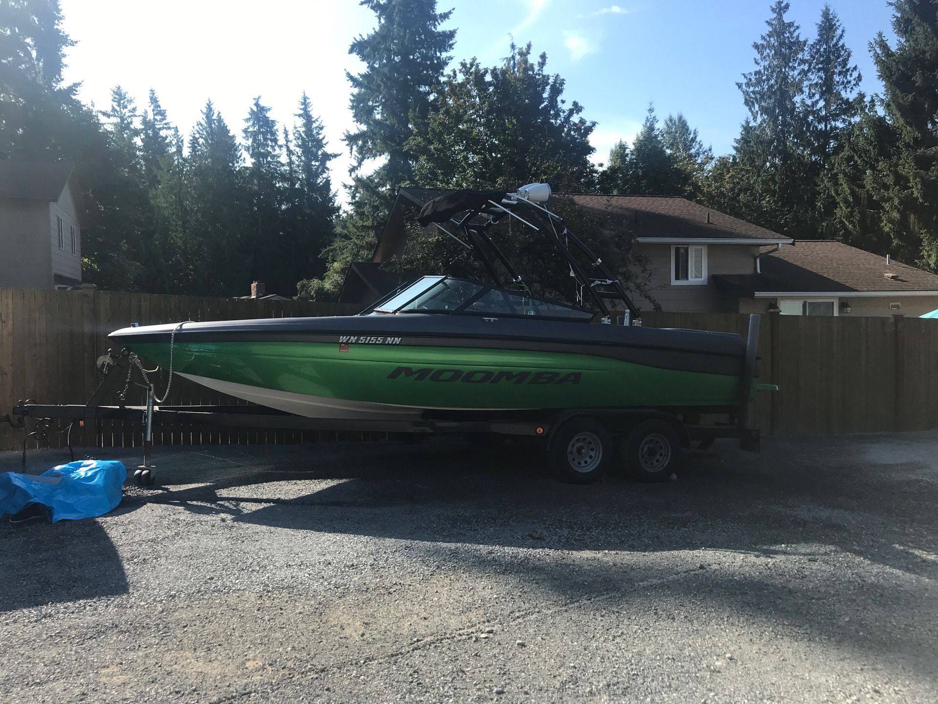 2000 Moomba Wakeboard-Ski Boat