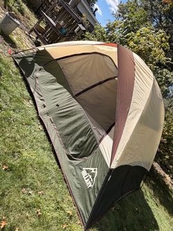 Hillary camping tent 9 x 12