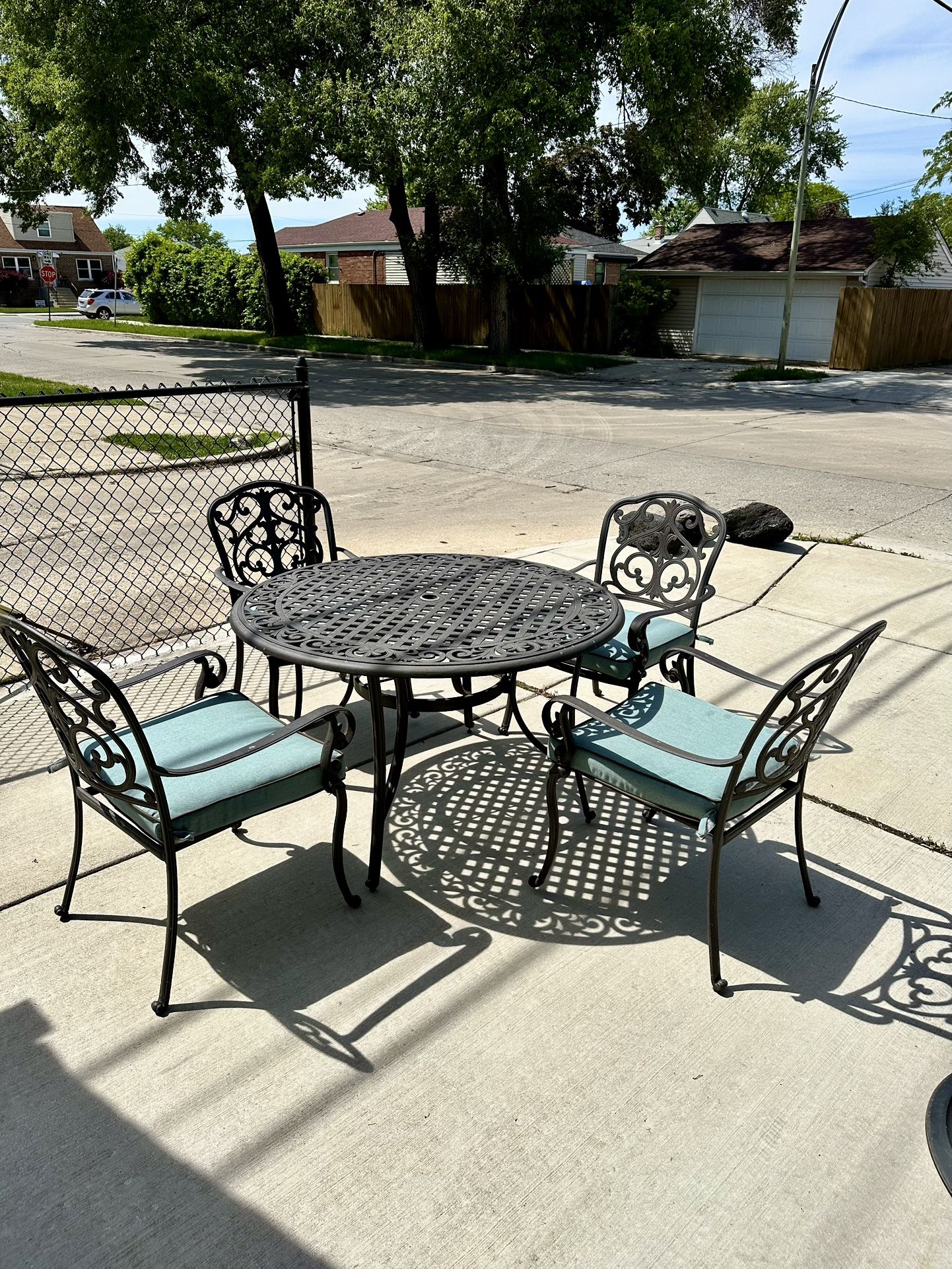 Patio Set, 47” Diameter Table, 4 Chairs With Cushions, Great Condition