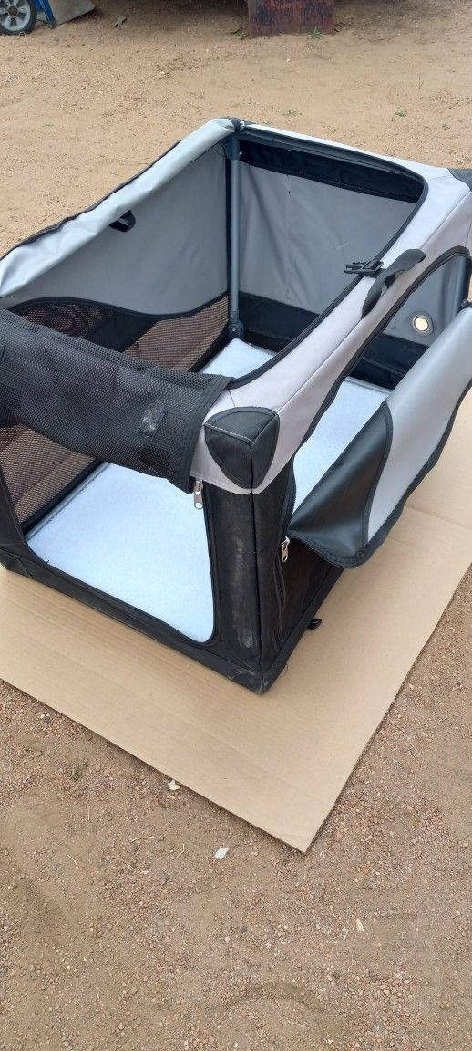 Collapsible Dog Kennel