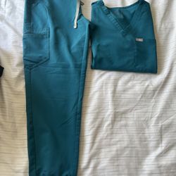 FIGS Women’s Pacific Blue Scrub Set 