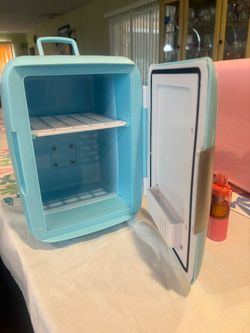 Mini fridge