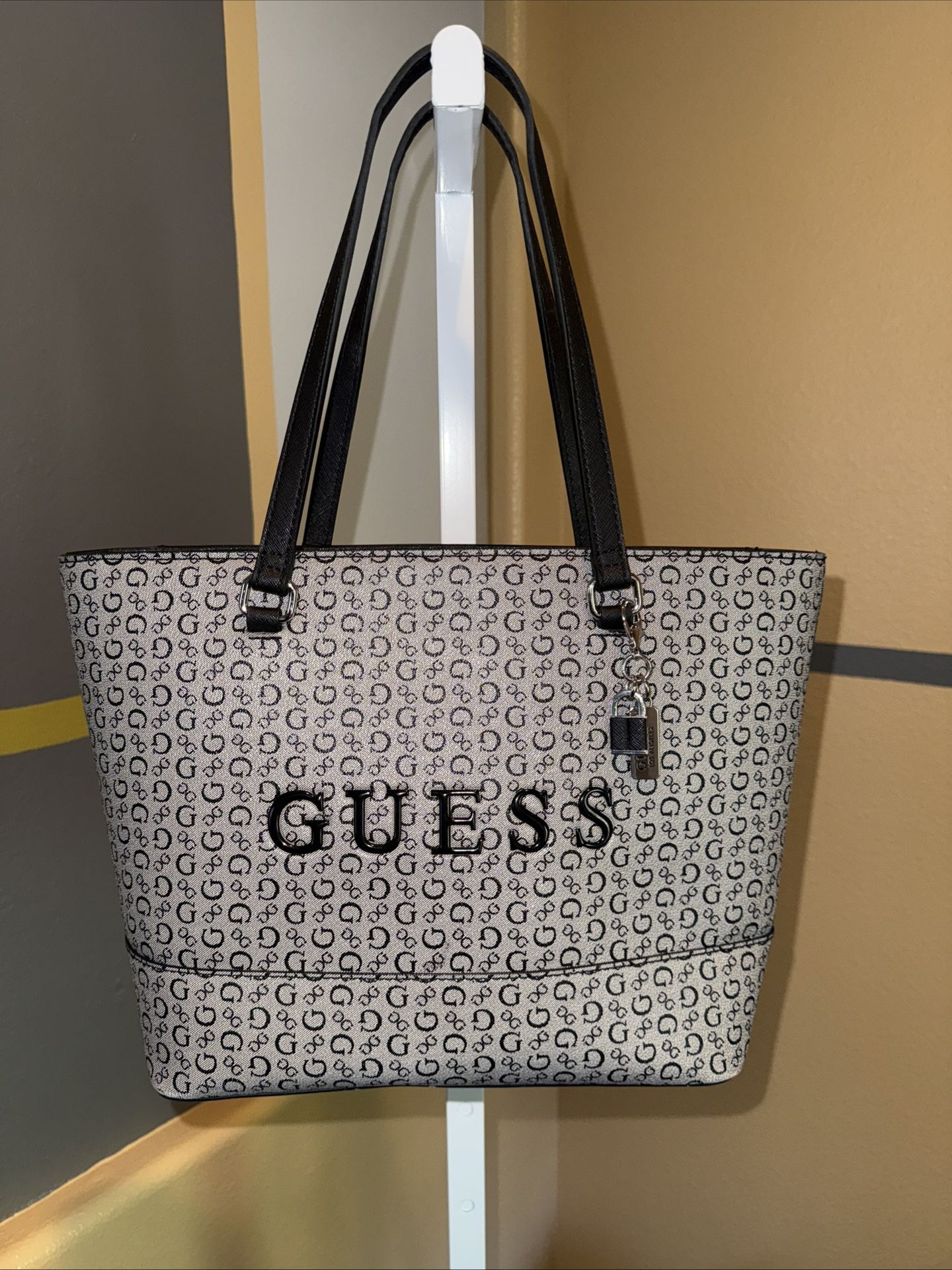 Guess Tote