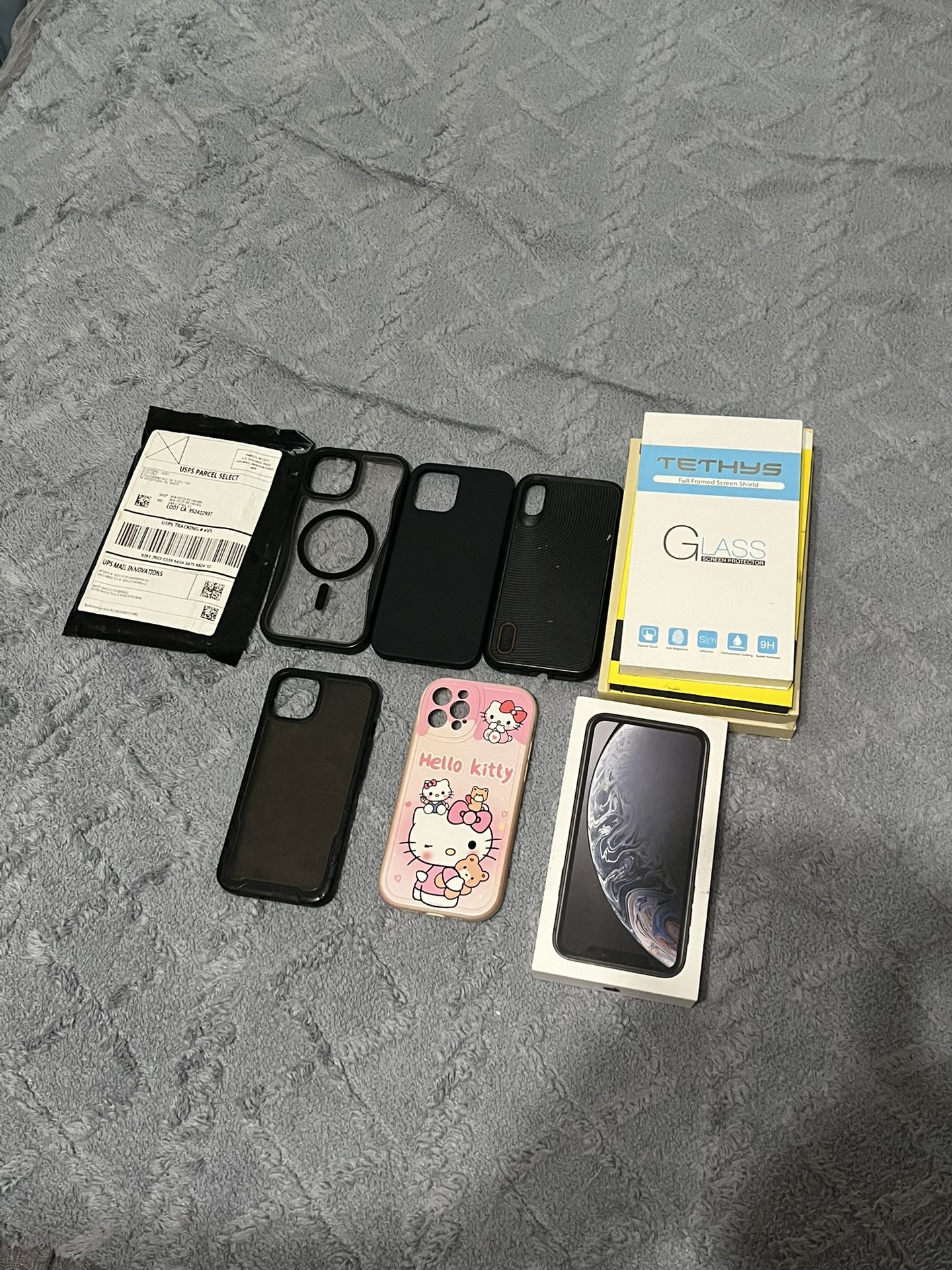 LOTS OF iPhone ACCESSORIES GOOD CONDITION