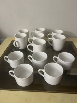☕ ¡Súper Oferta! Set de 11 Tazas Blancas de Cerámica