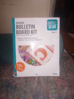 pen+Gear Holiday Bulletin Board Kitit New