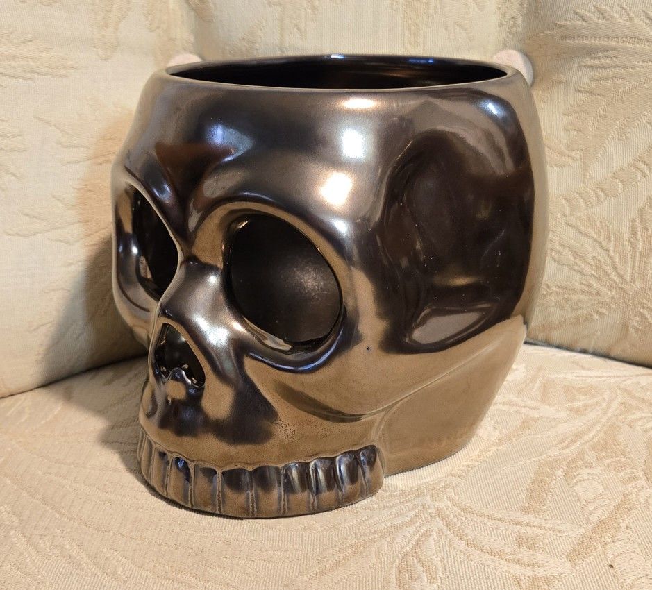 New Threshold Halloween Skull Candle Holder
