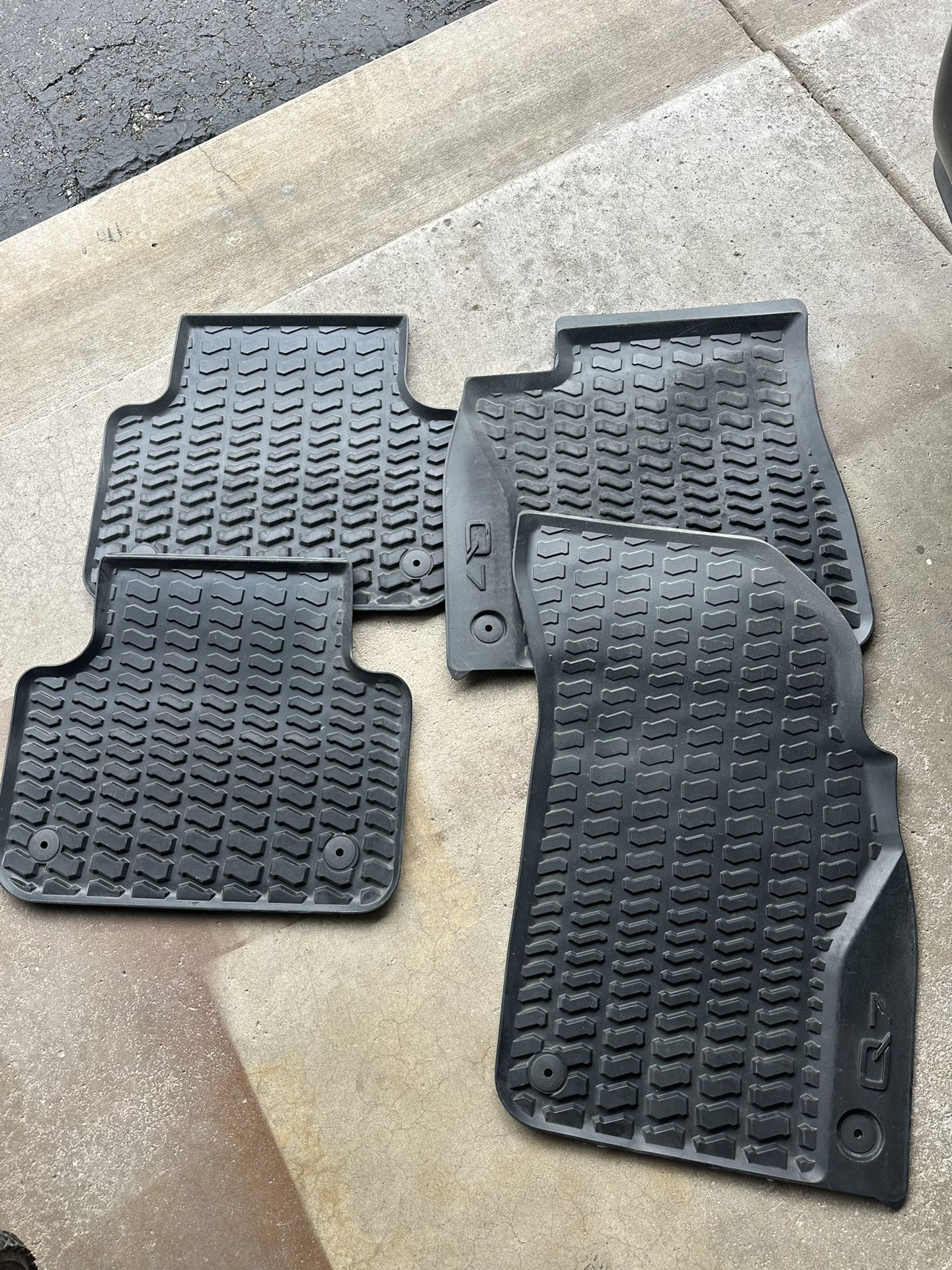 2017 2018 2019 Audi Q7 Floor Mats