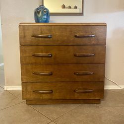 Mid-Century Modern Dresser / Chest of Drawers