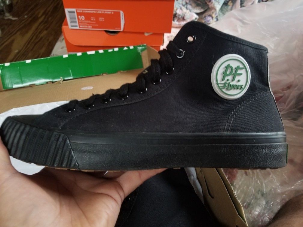 Pf flyers non slip sale