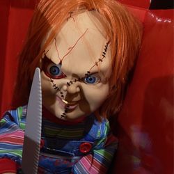 Brand new Chucky doll he talked to moves his neck