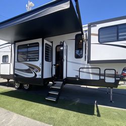 2021 Forest River RV Sabre 37FLH 