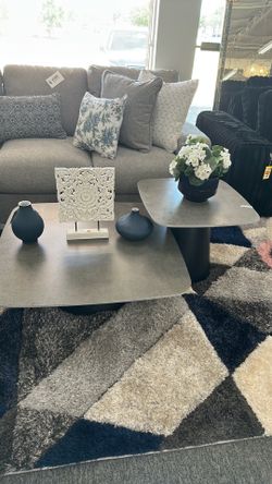 Nesting table