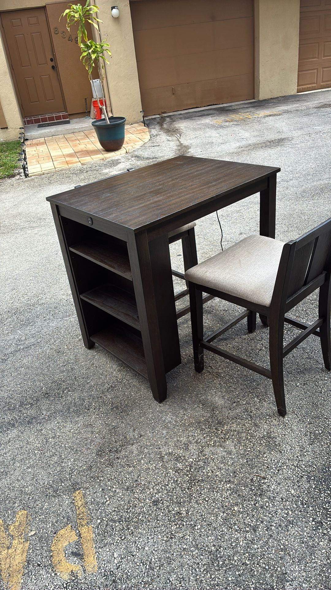 Kitchen Table With Matching Chairs