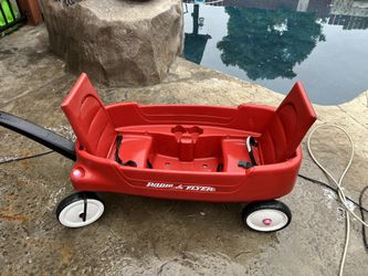 2-1 Radio Flyer Red Wagon With Seatbelts