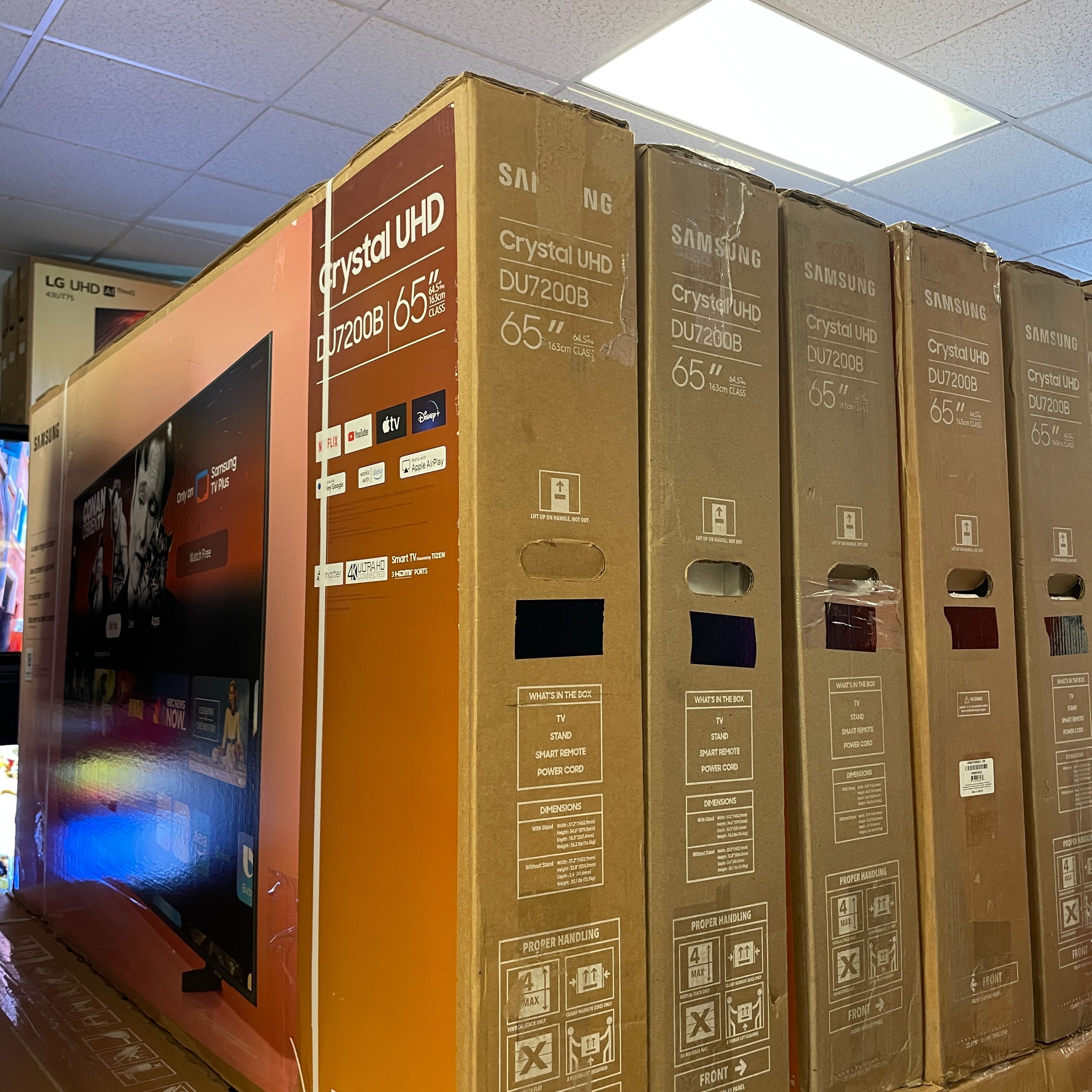 65" Samsung 4K Crystal UHD Smart TV (UN65DU7200D)