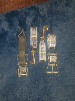 Ratchet straps with hook
