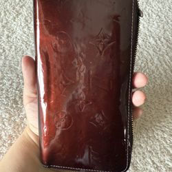 LV Wallet - Vernis Amarante