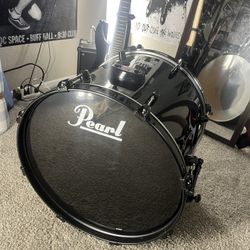 Pearl FZH Forum series jet black drum set 