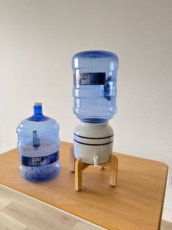 🚨 MOVING SALE - COUNTERTOP WATER DISPENSER + 2 BOTTLES! 🚨 US$25