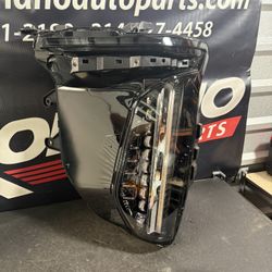 2025-2026 Cadillac Escalade Headlight 